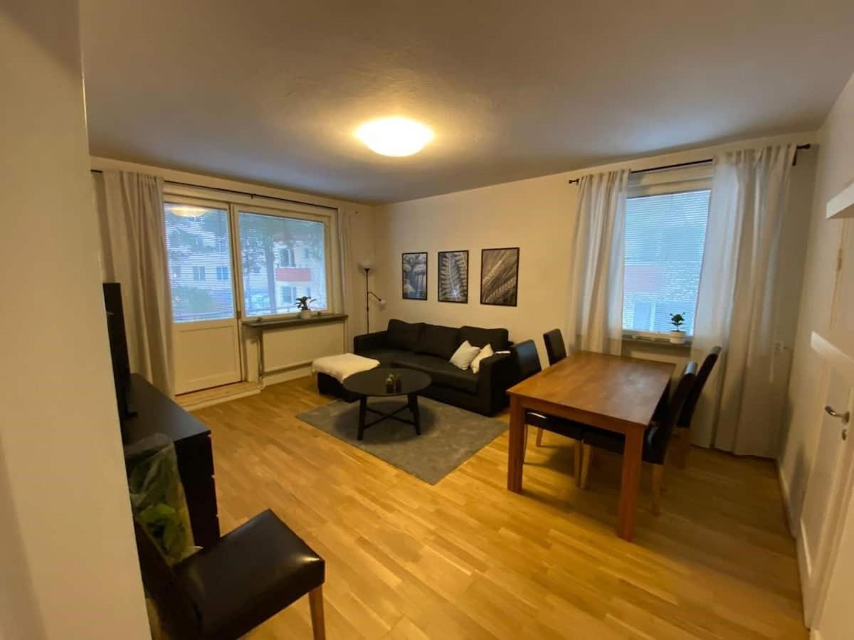 Flatin Erbjuder Laegenheter I Soedra Stockholm Apartment Luaran gambar