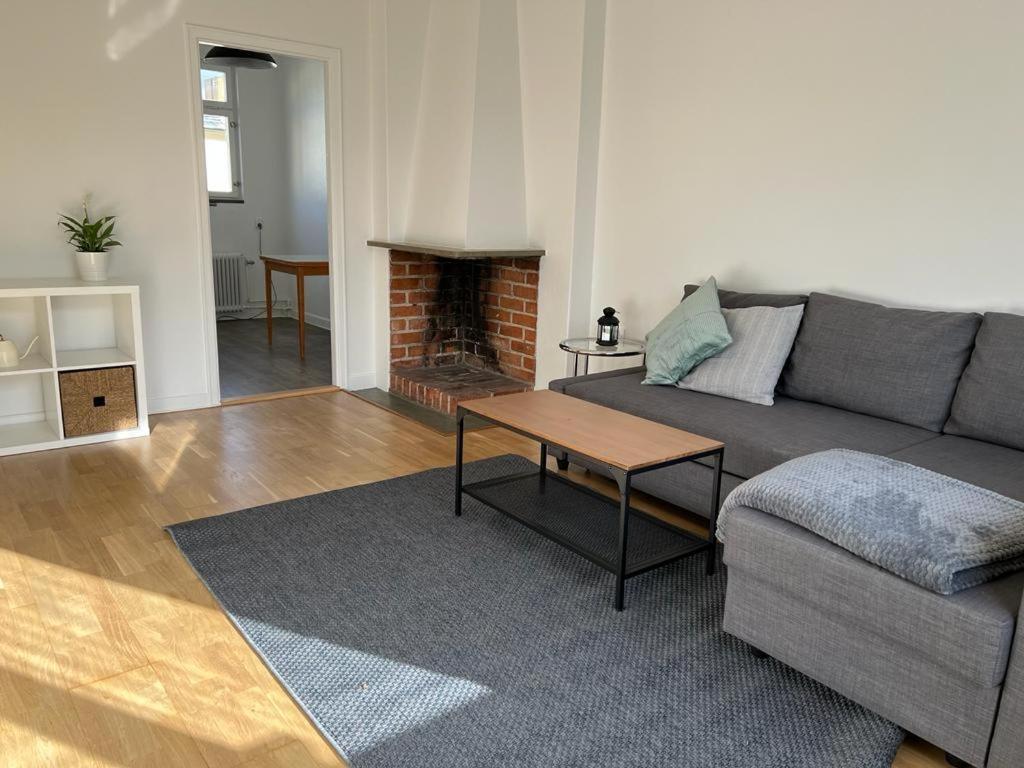 Flatin Erbjuder Laegenheter I Soedra Stockholm Apartment Luaran gambar