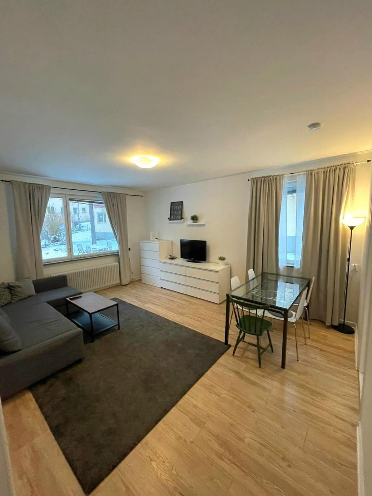 Flatin Erbjuder Laegenheter I Soedra Stockholm Apartment Luaran gambar