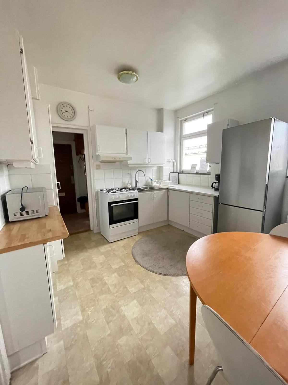 Flatin Erbjuder Laegenheter I Soedra Stockholm Apartment Luaran gambar